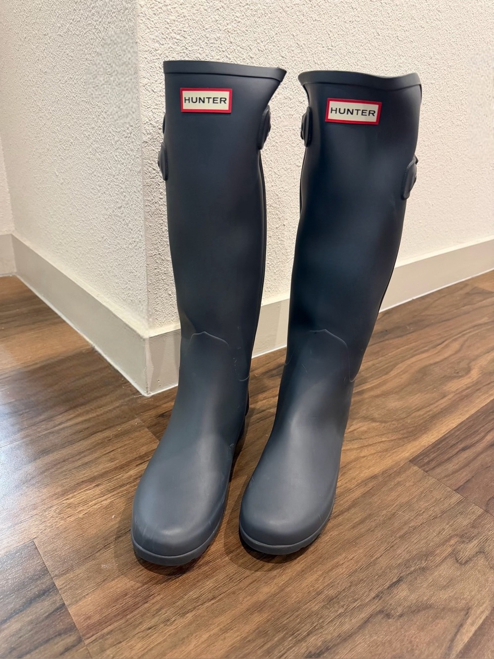 Hunter Navy and Black Rubber Rain Boot Interior Label